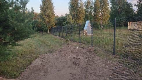 Фото забора из евроштакетника и отзыв заказчика